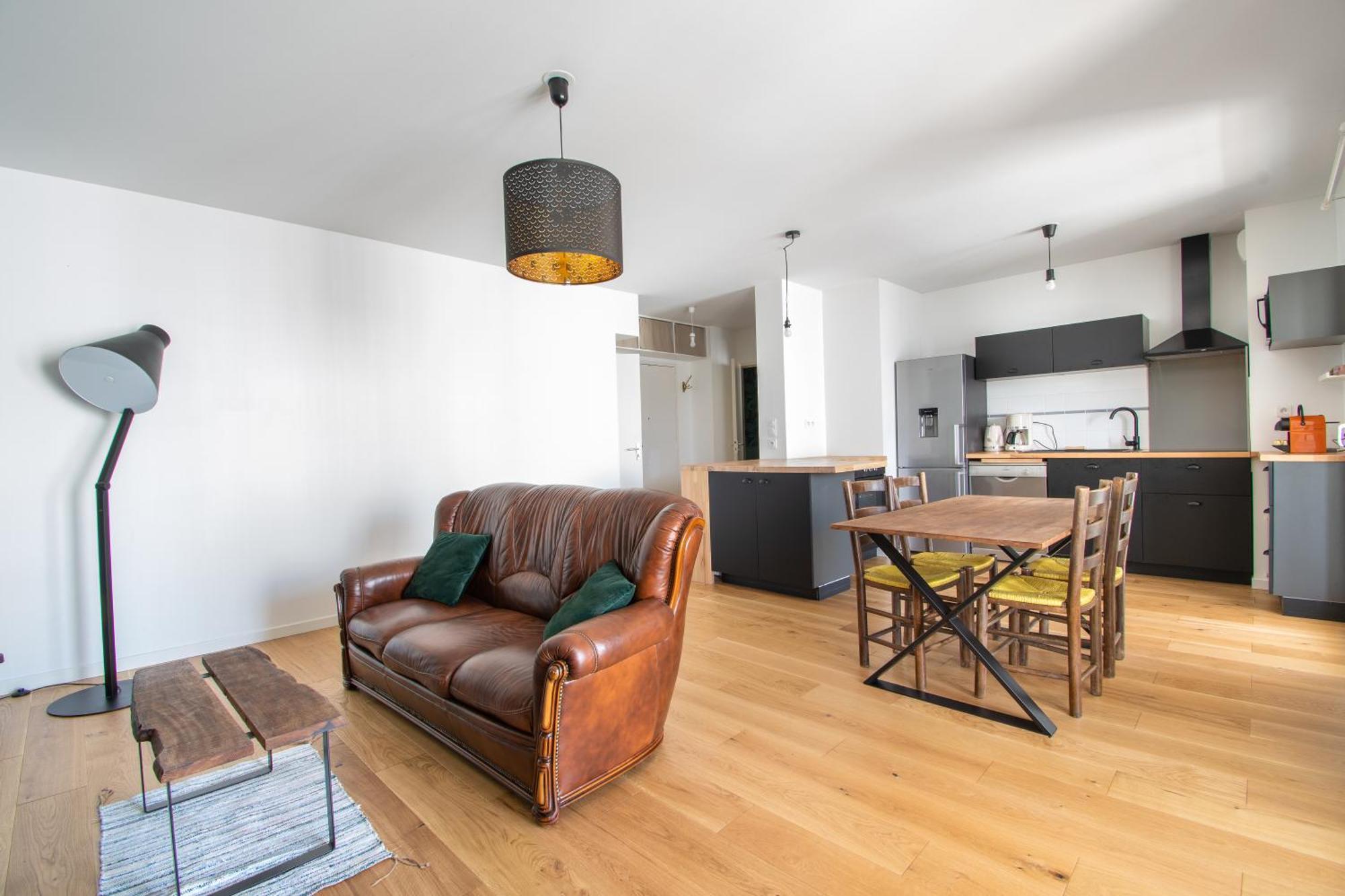 Cosy T2 De 50 M² Centre-Ville Avec Garage & Balcon ナント エクステリア 写真